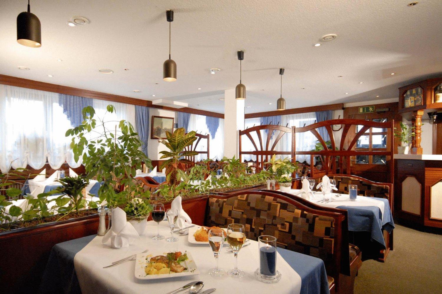 Hotel & Restaurant Hugenottengarten Friedrichsdorf Exterior photo